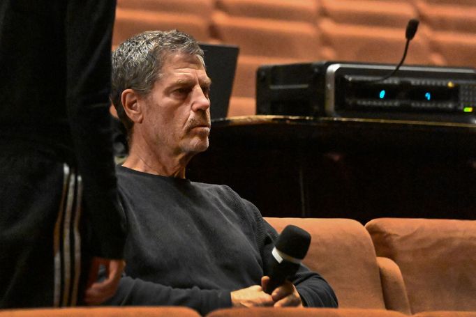 Ohad Naharin na ostravské zkoušce inscenace Hora.