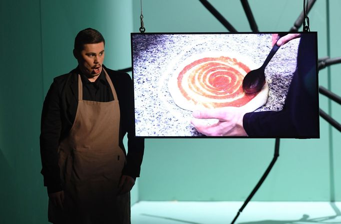 Daniel Kfelíř v roli tatínka.