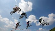 Nádherné obrázky nabízí divákům soutěžící v disciplíně BMX na olympiádě v Londýně. Tento poměrně nový sport (poprvé se představil v Pekingu 2008) nabízí úchavtná letecká představení ...