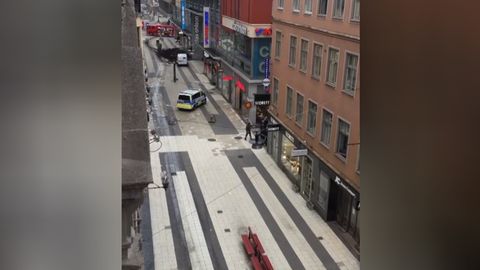 Teror ve Stockholmu. Lidé natočili místo tragédie krátce po útoku