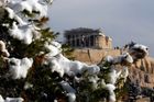 Zatímco na předměstích Atén se sněžení občas objevuje, v úplném centru a na slavné Akropoli je sníh vzácný. Snímek Yannise Behrakise.