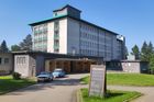 Vítej zpátky! Hotel Medlov v současnosti, pohled od příjezdové silnice.