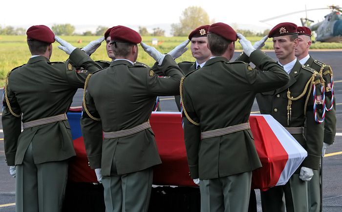 Návrat mrtvého vojáka z Afghánistánu
