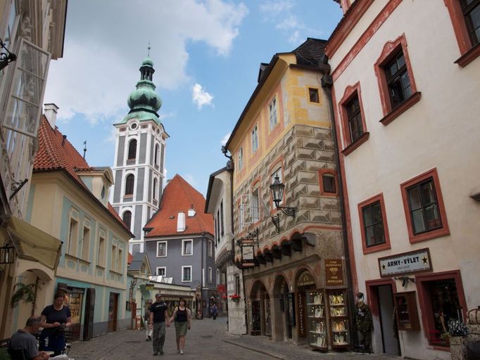 Český Krumlov , Latrán, v pozadí bývalý kostel sv. Jošta, stav v roce 2012