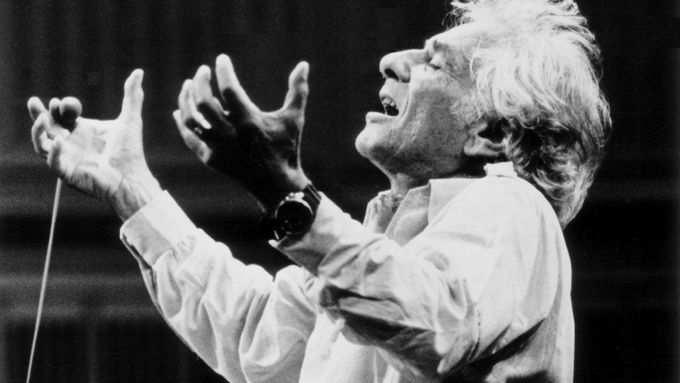 Leonard Bernstein (1918 - 1990).
