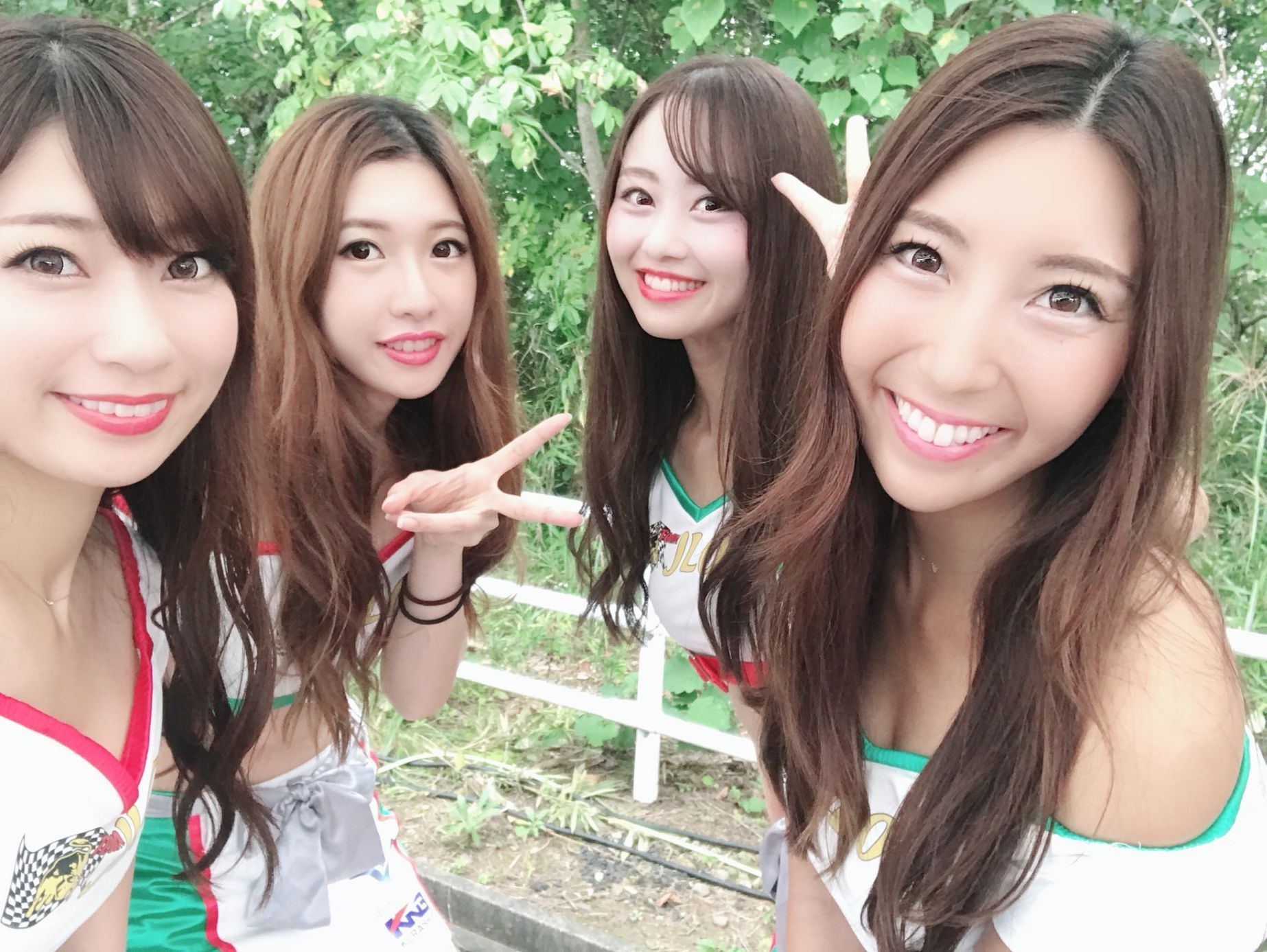 Závodní královny  z japonského šampionátu sportovních vozů Super GT