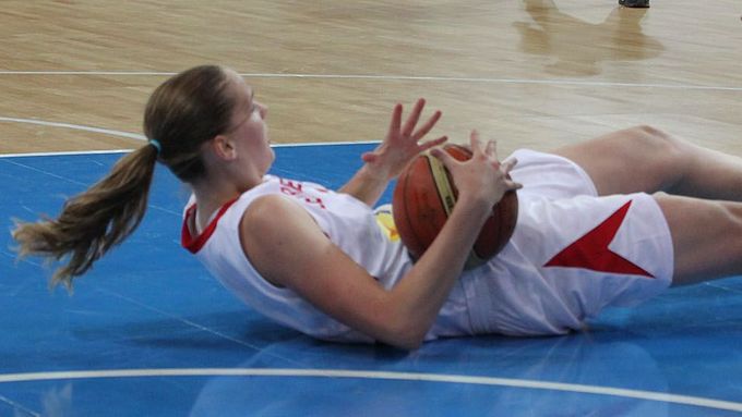 České basketbalistky prohrály se Španělkami o 24 bodů