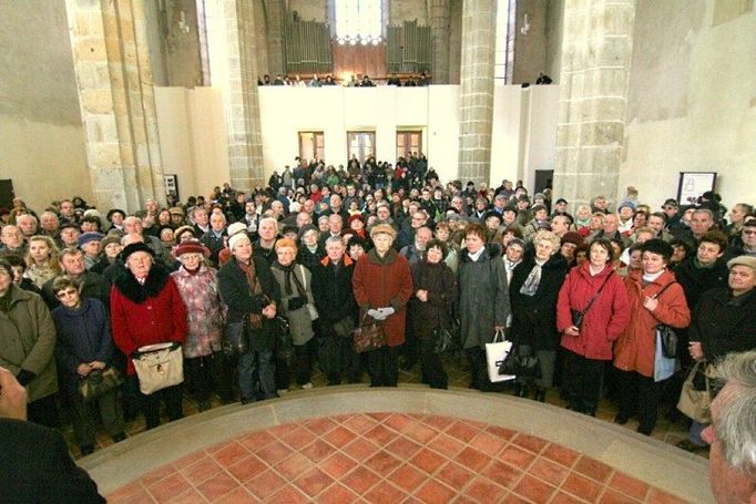 Otevření zrenovovaného kostela Povýšení sv. Kříže v Jihlavě vyvolalo obrovský zájem