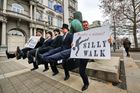 Kdo jde moc rychle, zaplatí. Slovenský poslanec chce rychlostní limit pro chodce