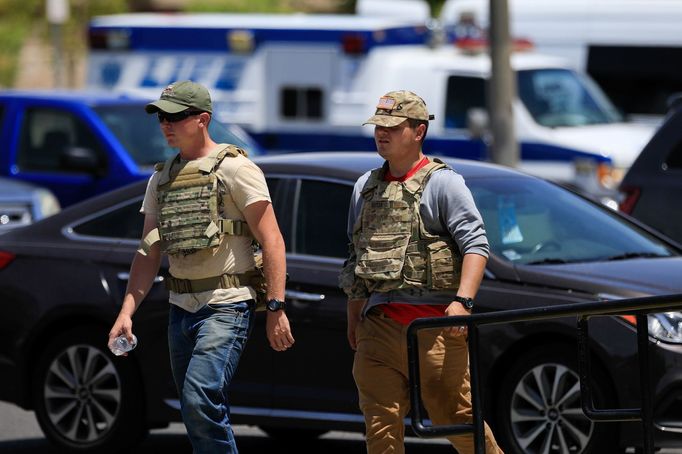 Snímky pořízené krátce po střelbě v nákupním středisku v El Paso na hranici USA a Mexika. (3. srpna 2019)