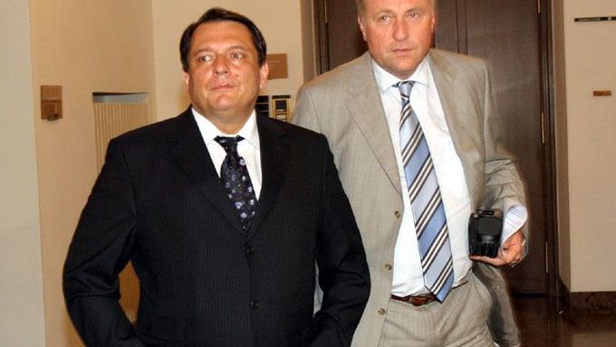 Jiří Paroubek a Mirek Topolánek - zatím jen neúspěšná jednání politických rivalů.