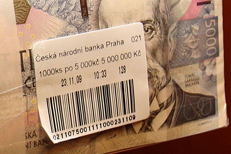 ČNB vydala inovovanou 5000 Kč bankovku
