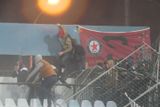Zápas byl přerušen ve 41. minutě. Chuligáni v barvách Sparty prolomili plot sektoru pro hosty a pronikli na vedlejší tribunu stadionu Pasienky,...