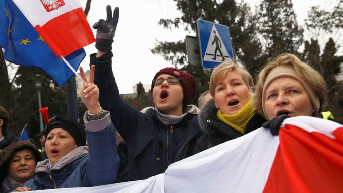 Demonstrace proti vládě ve Varšavě.