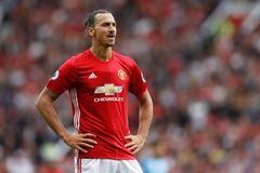 Ibrahimovic je po operaci kolena, podle agenta s kariérou nekončí