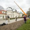 Fotogalerie / Štefánikova hvězdárna / Tak vypadalo demontování největšího dalekohledu Štefánikovy hvězdárny / 6. 4. 2022 / Praha