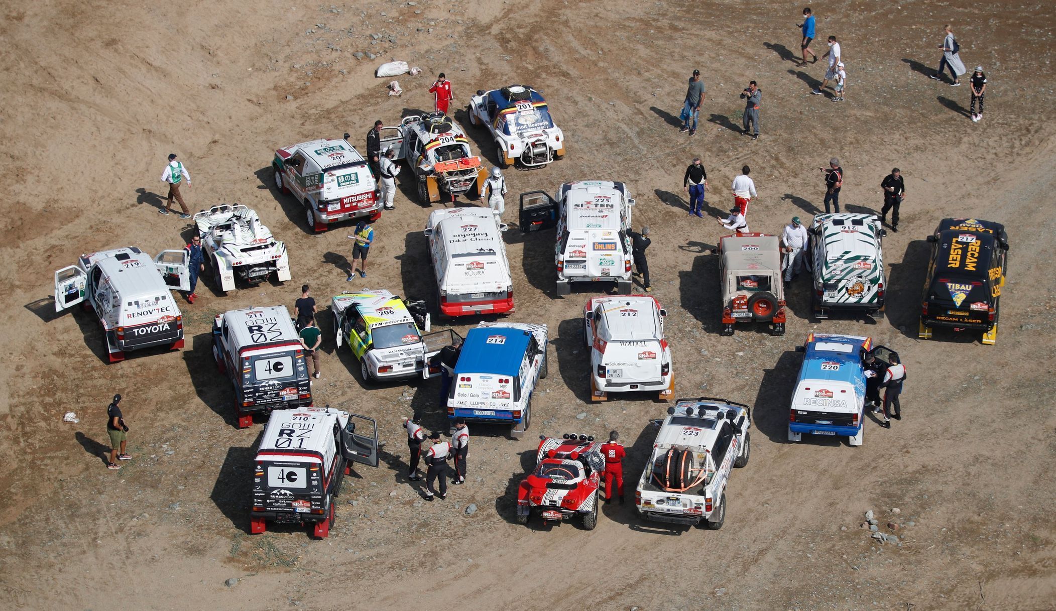 Účastníci Rallye Dakar na startu prologu