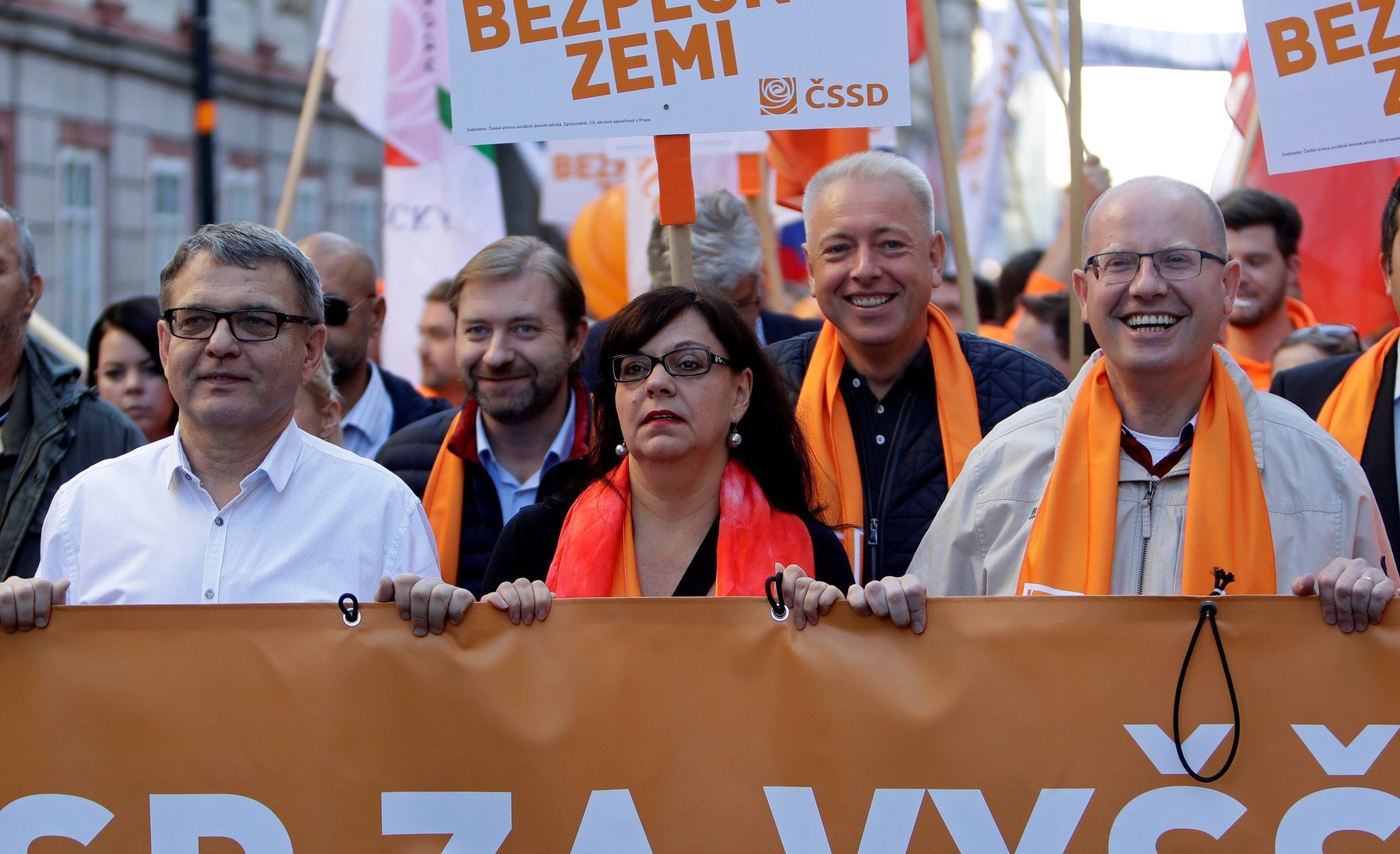 ČSSD volby kampaň pochod Prahou za vyšší platy Zaorálek