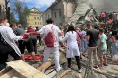 Ruské raketové útoky jsou válečným zločinem, řekl šéf unijní diplomacie Borrell