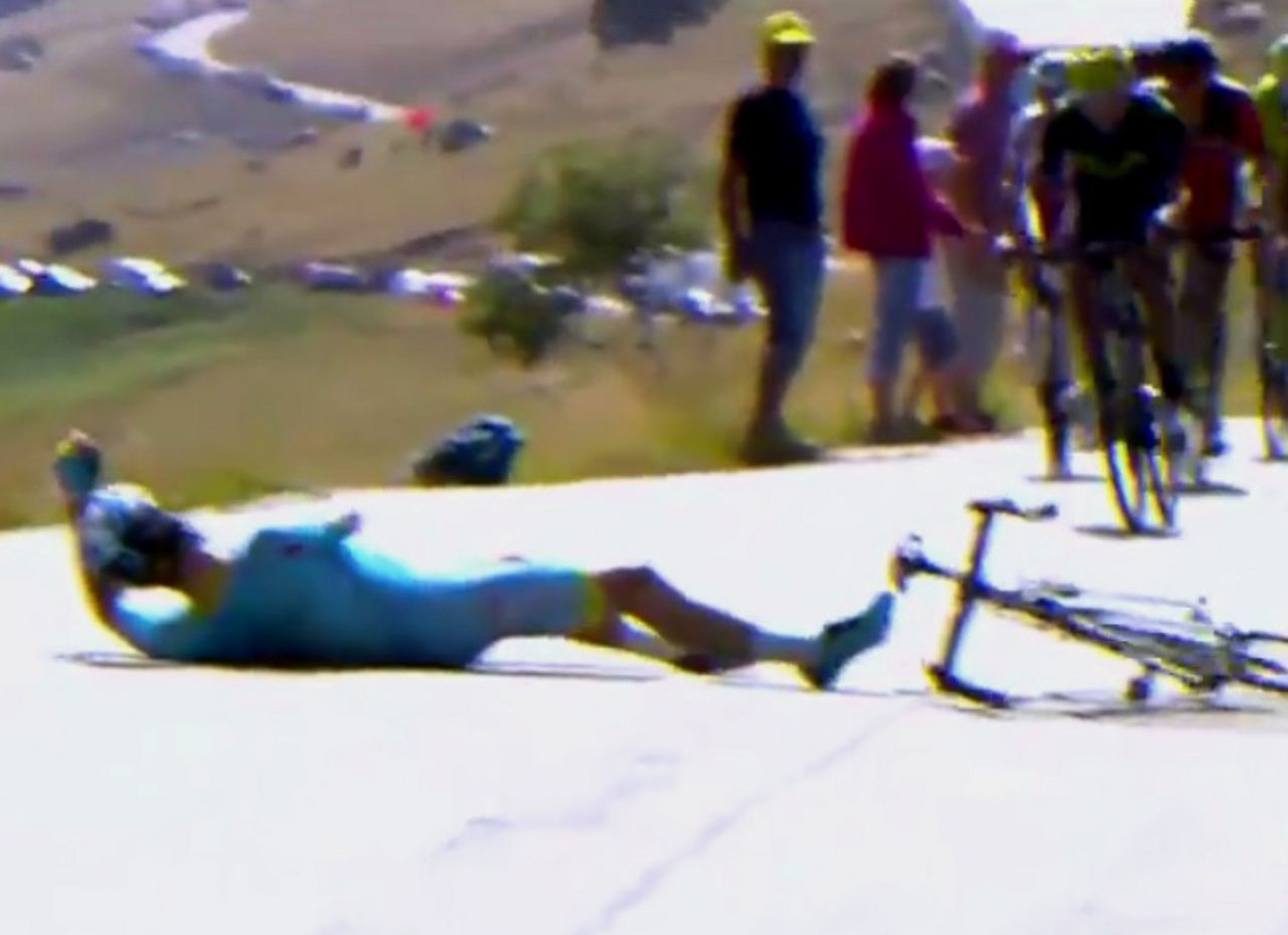 Pád Fuglsanga v 18. etapě Tour de France 2015