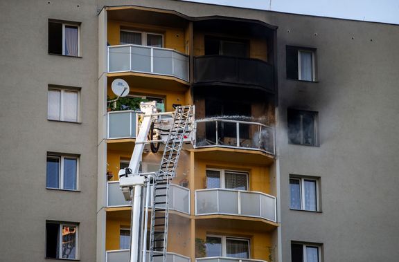 Podle Vlčka chyběly desítky sekund k tomu, aby hasiči kvůli lidem vyskakujícím z oken roztáhli seskokovou matraci.