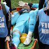 Zraněný Alírezá Baíranvánd v zápase MS 2022 Anglie - Írán