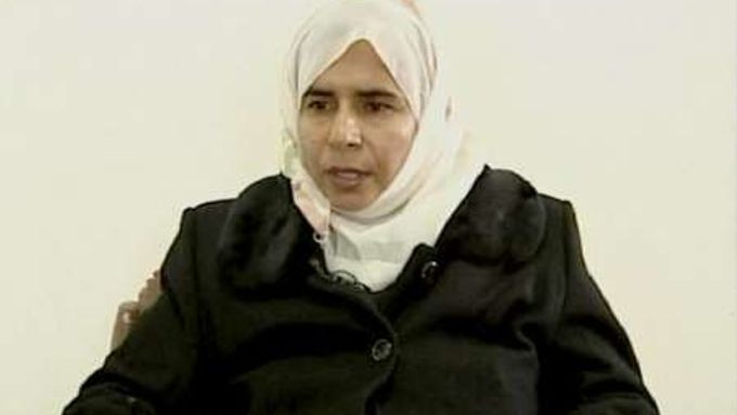 Žena iráckého atentátníka, která se měla účastnit sebevražedného útoku v jordánském Ammánu. Selhaly jí bomby.