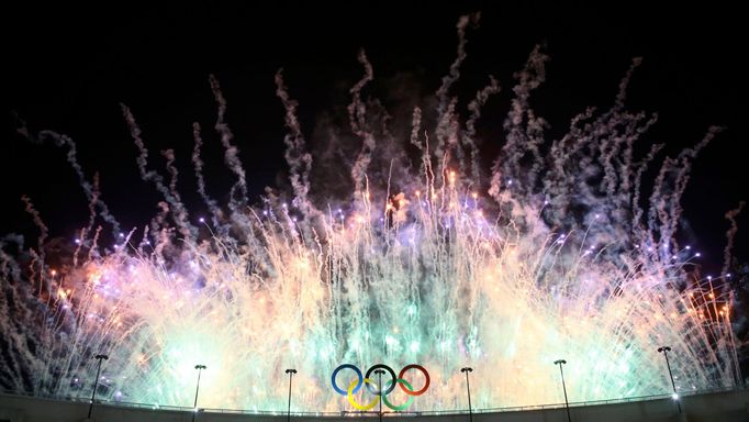 OH 2016, slavnostní zahájení: ohňostroj nad Maracaná