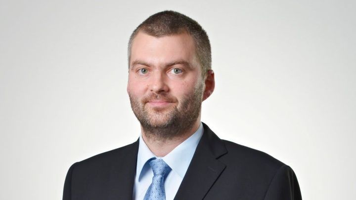 Úřednice vyvedla z pražského podniku miliony korun, brala za to úplatky, píše žalobce