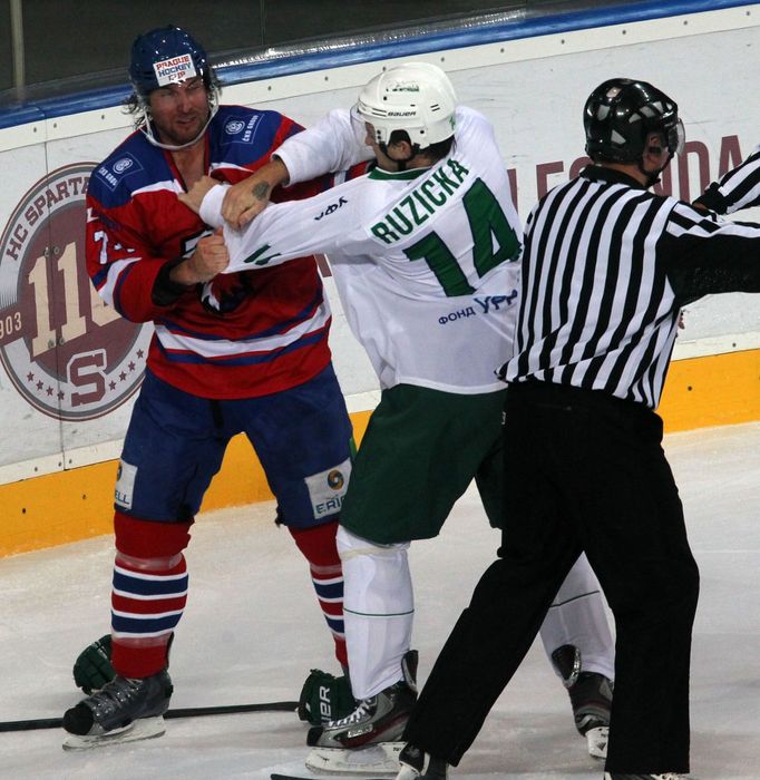 Hokejisté HC Lev Praha v přípravě (Oystrick a Štefan Růžička)