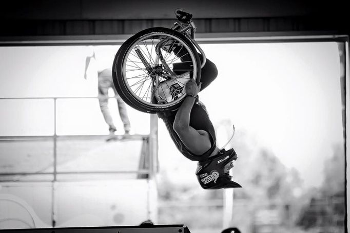 Aaron „Wheelz“ Fotheringham, známý především ze světové adrenalinové show Travise Pastrany - Nitro Circus.