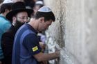 OBRAZEM Messi u Zdi nářků. Barca šíří mír na Blízkém východě