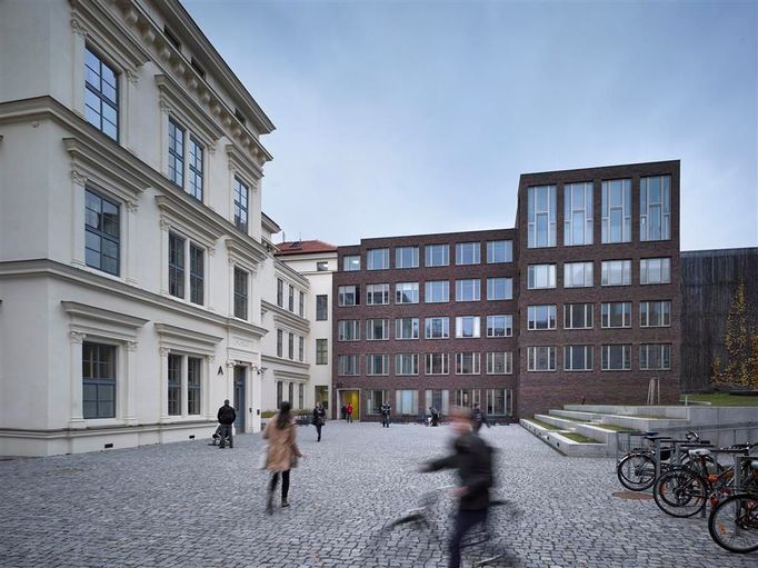 Filozofická fakulta Masarykovy univerzity, Brno / Pelčák a partner architekti (2015)