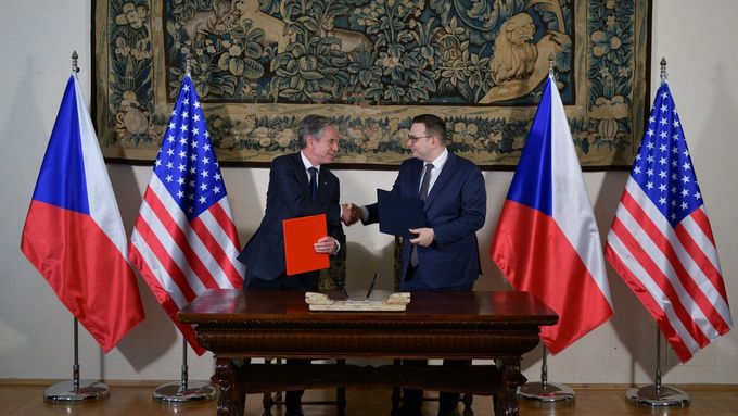 Ministr zahraničí Jan Lipavský (Piráti) s americkým protějškem Antonym Blinkenem v Praze ve čtvrtek probrali bezpečnost, obranu i ekonomiku.