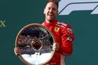 Ferrari v Melbourne přelstilo soupeře v boxech, prvním vítězem sezony je Vettel