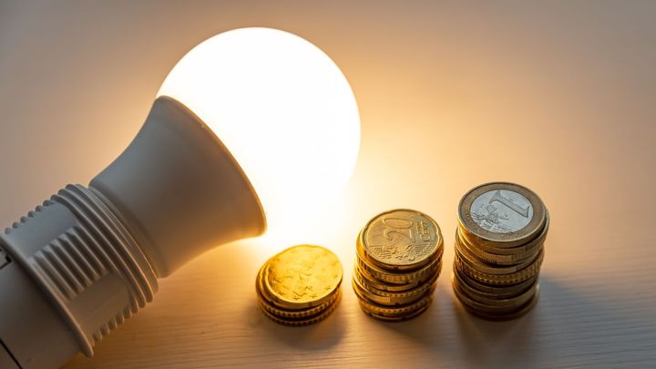 PRE motivuje k úspoře elektřiny. Slevu dá těm, kdo v zimě meziročně sníží spotřebu; Zdroj foto: Shutterstock