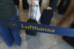 Lufthansa ruší kůli stávce 12 odletů a přistání v Praze