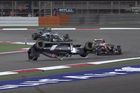 VIDEO Maldonado torpédoval Sauber, ten se vznesl do vzduchu