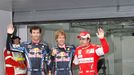 Pořadí kvalifikace: Uprostřed vítězný Vettel, vlevo druhý Webber, vpravo třetí v cíli Alonso.