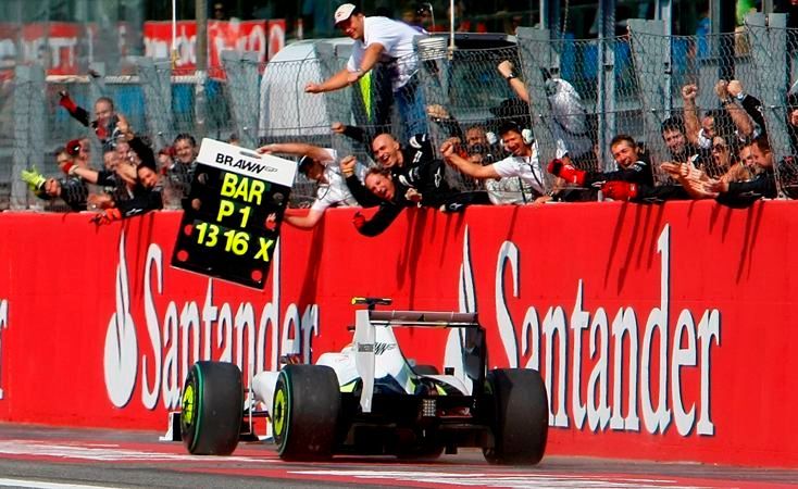 Rubens Barrichello si jede pro vítězství na okruhu v Monze