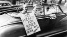 Demonstrace ve Washingtonu v den jejich popravy 19. června 1953.