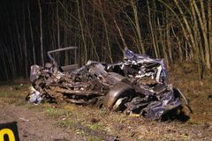 Náklaďák na Domažlicku zdemoloval auto i s řidičem