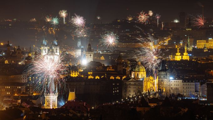 Novoroční ohňostroje nad Prahou, 1. ledna 2022