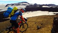 Sopka Eyjafjallajökull je slavná. Její řádění v roce 2010 uzavřelo skoro celý vzdušný prostor nad Evropou.