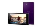 Sony Xperia Z - všestranný supertelefon Dva nové telefony oficiálně představila společnost Sony. První Xperia Z je osazena pětipalcovým displejem s Full HD rozlišením a obrazovou technologií Sony Mobile BRAVIA Engine 2. Vzadu umístěný 13 megapixelový fotoaparát využívá vylepšený snímač Exmor RS, který by se měl postarat o kvalitní fotky. Vpředu umístěná kamera má rozlišení 2,2 megapixelu. Telefon je poháněn čtyřjádrovým procesorem Krait taktovaném na frekvenci 1,5 GHz a grafikou Adreno 320. Velikost operační paměti RAM jsou 2 GB. Velikost interní úložné paměti 16 GB s možností rozšíření paměťovými kartami microSD. Kapacita akumulátoru je 2330 mAh. Rozměry telefonu jsou 139 x 71 x 7,9 milimetrů. Hmotnost 146 gramů.