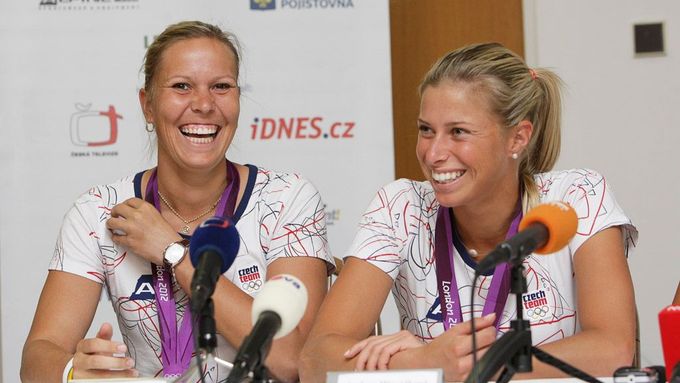 Lucie Hradecká a Andrea Hlaváčková na olympiádě v Londýně braly stříbro.