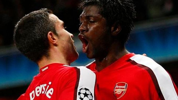 Arsenal a radost kanonýrů Adebayora a van Persieho