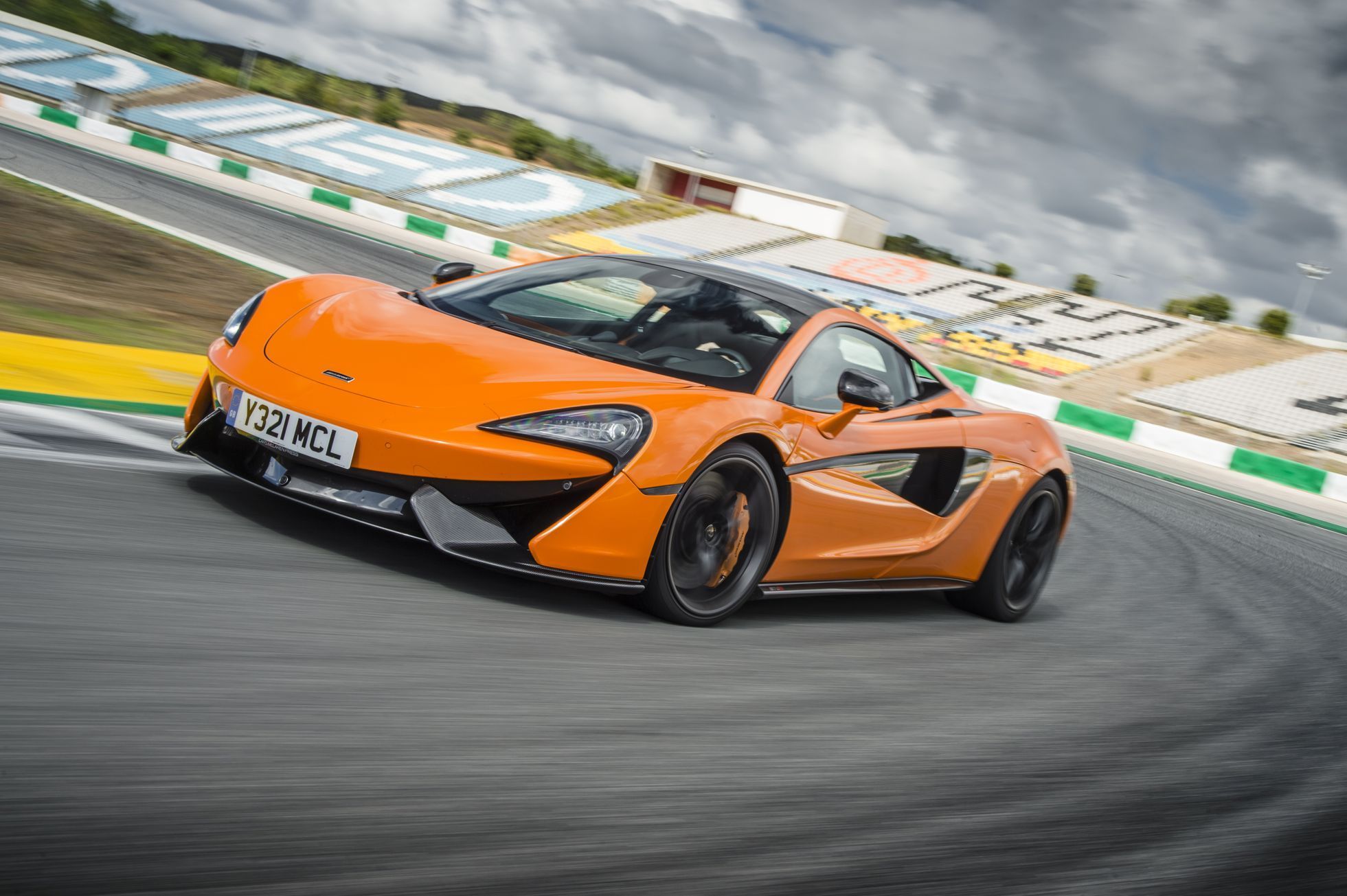 Exponáty na auto show Legendy 2017