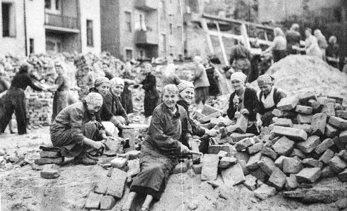 Bombardování Pardubic v červenci 1944, Parbubice, bombardování, historie, výročí, válka, Domácí