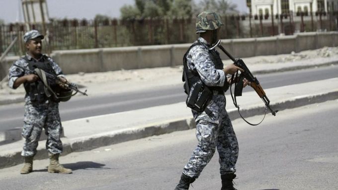 Iráčtí policisté v Basře